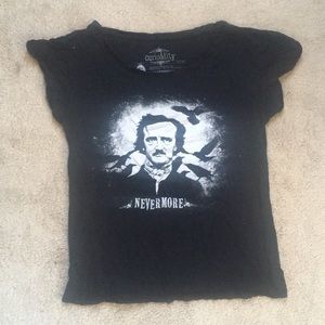 Edgar Allen Poe shirt size small